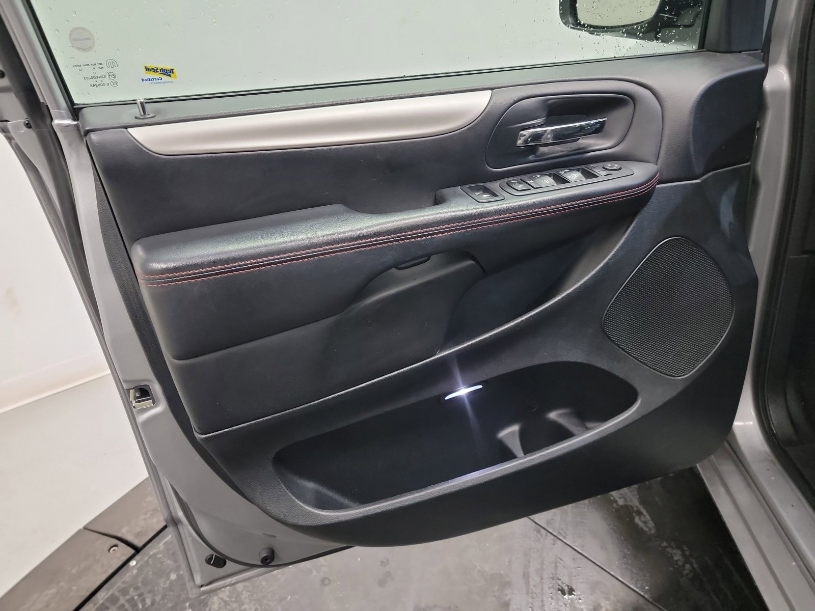 Used 2018 Dodge Grand Caravan GT image 13