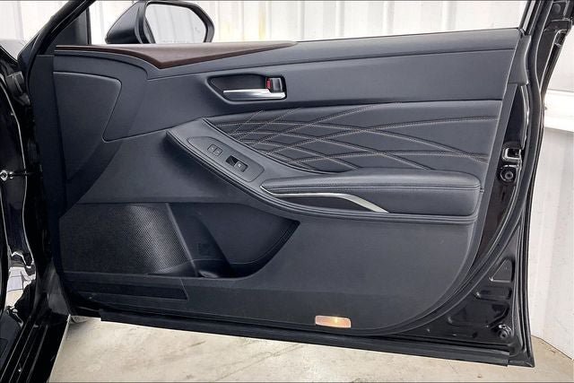 Used 2022 Toyota Avalon Limited w/ Advanced Safety Package FWD image 22