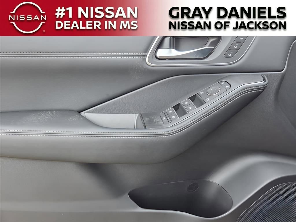 New 2026 Nissan Rogue Platinum w/ Platinum Premium Package image 14