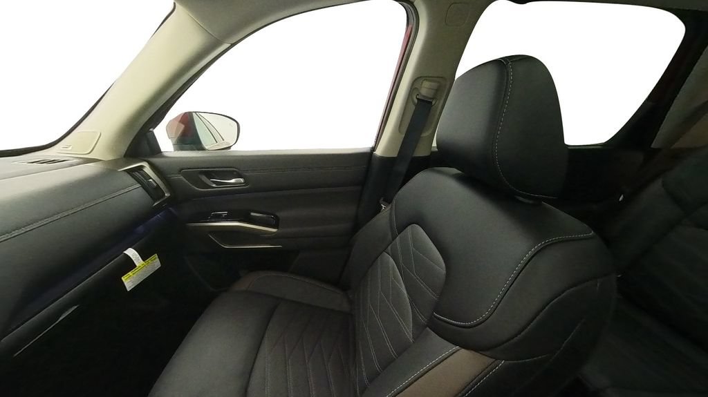 Certified 2024 Nissan Pathfinder Platinum AWD/4WD image 33