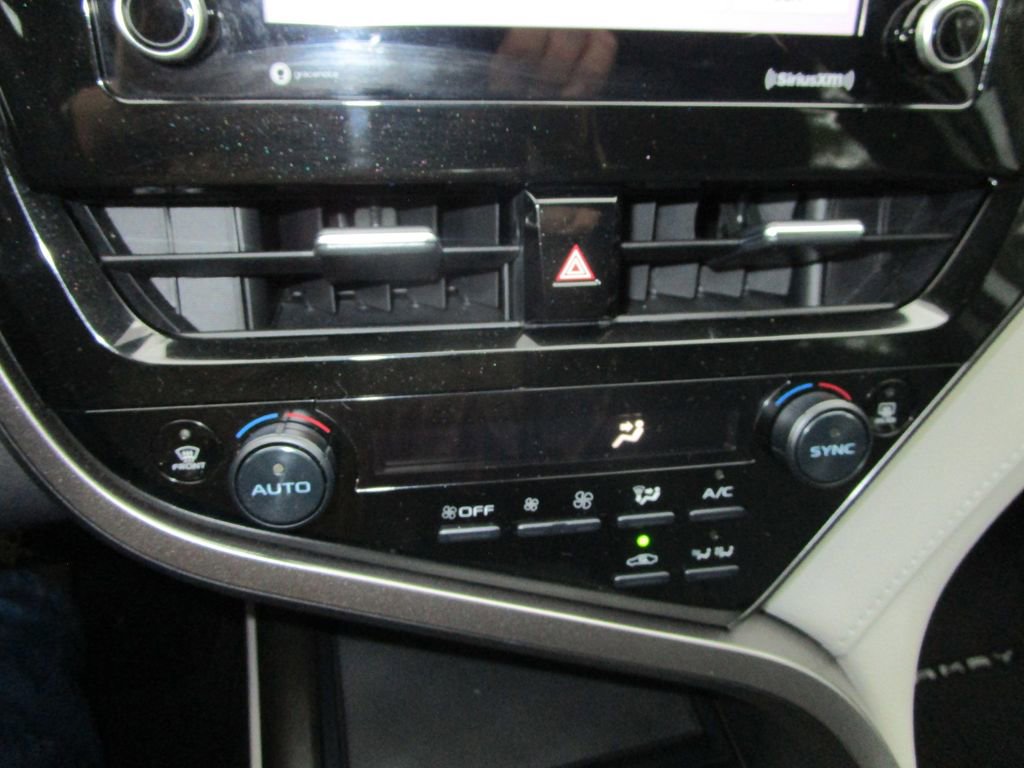 Used 2022 Toyota Camry LE image 32