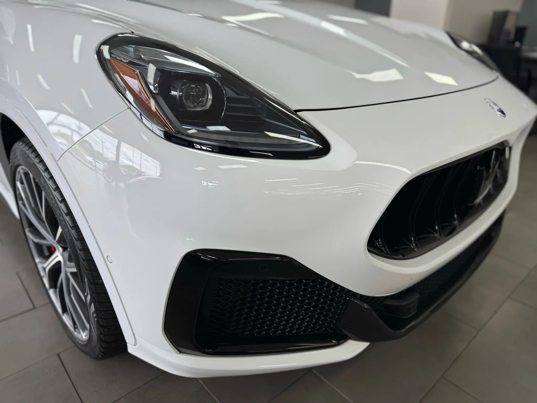 Used 2023 Maserati Grecale Trofeo image 46