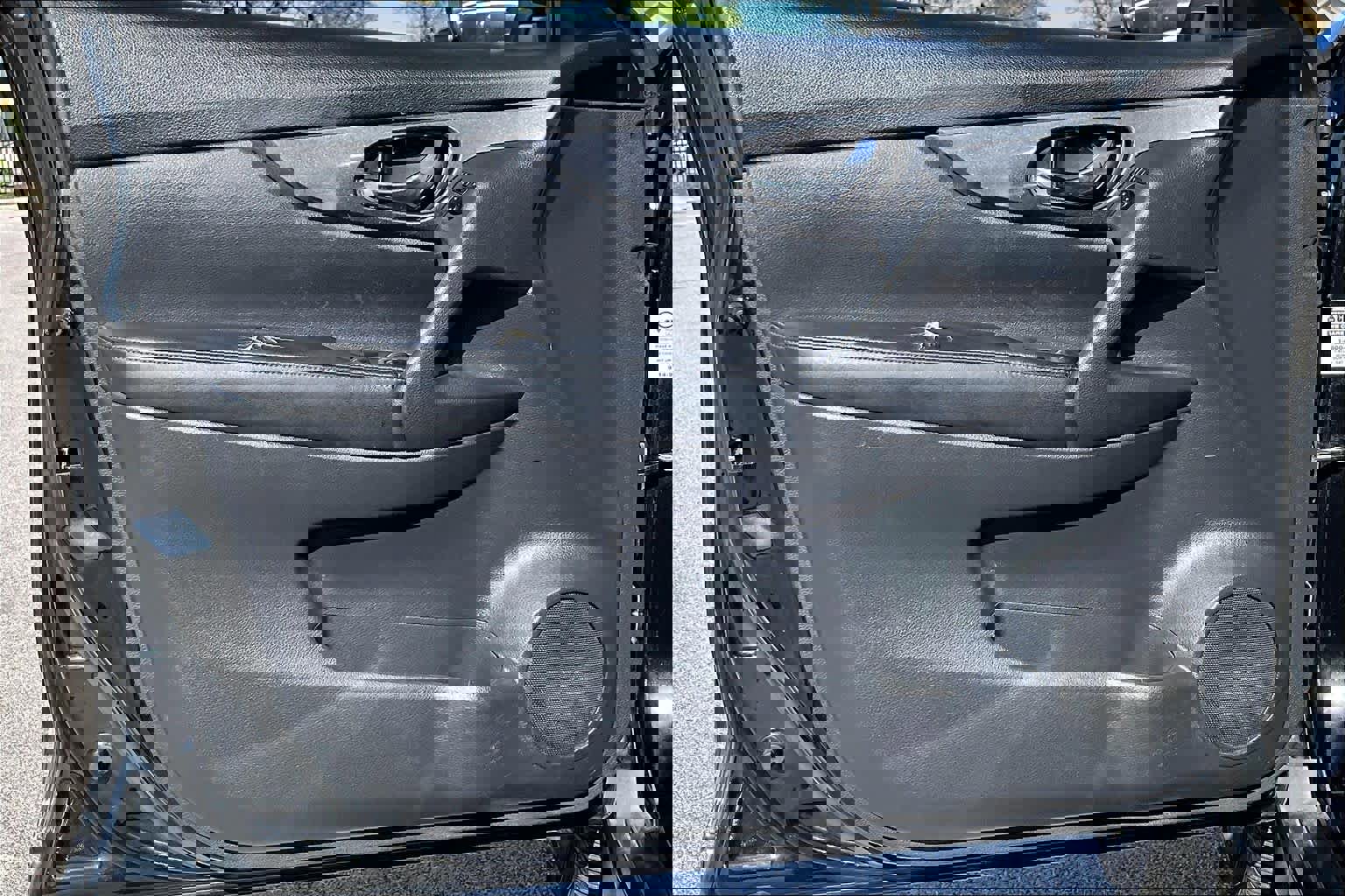 Used 2018 Nissan Rogue SV image 22