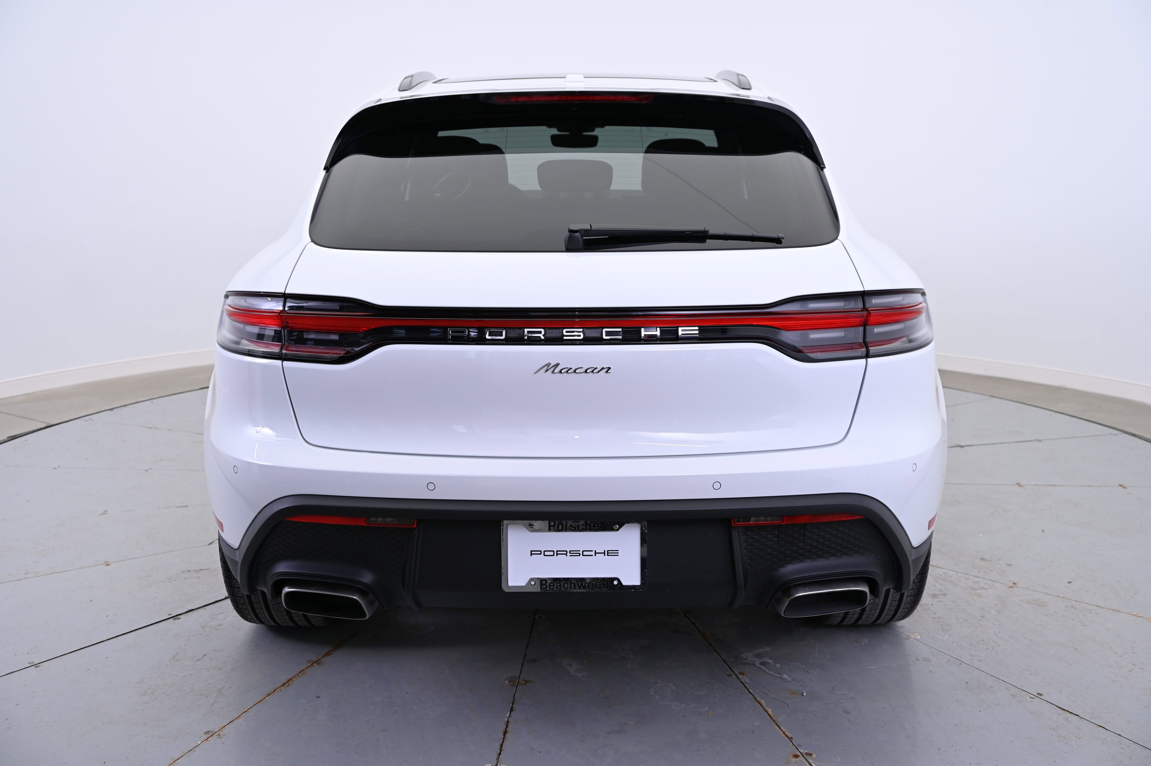 Used 2025 Porsche Macan image 6