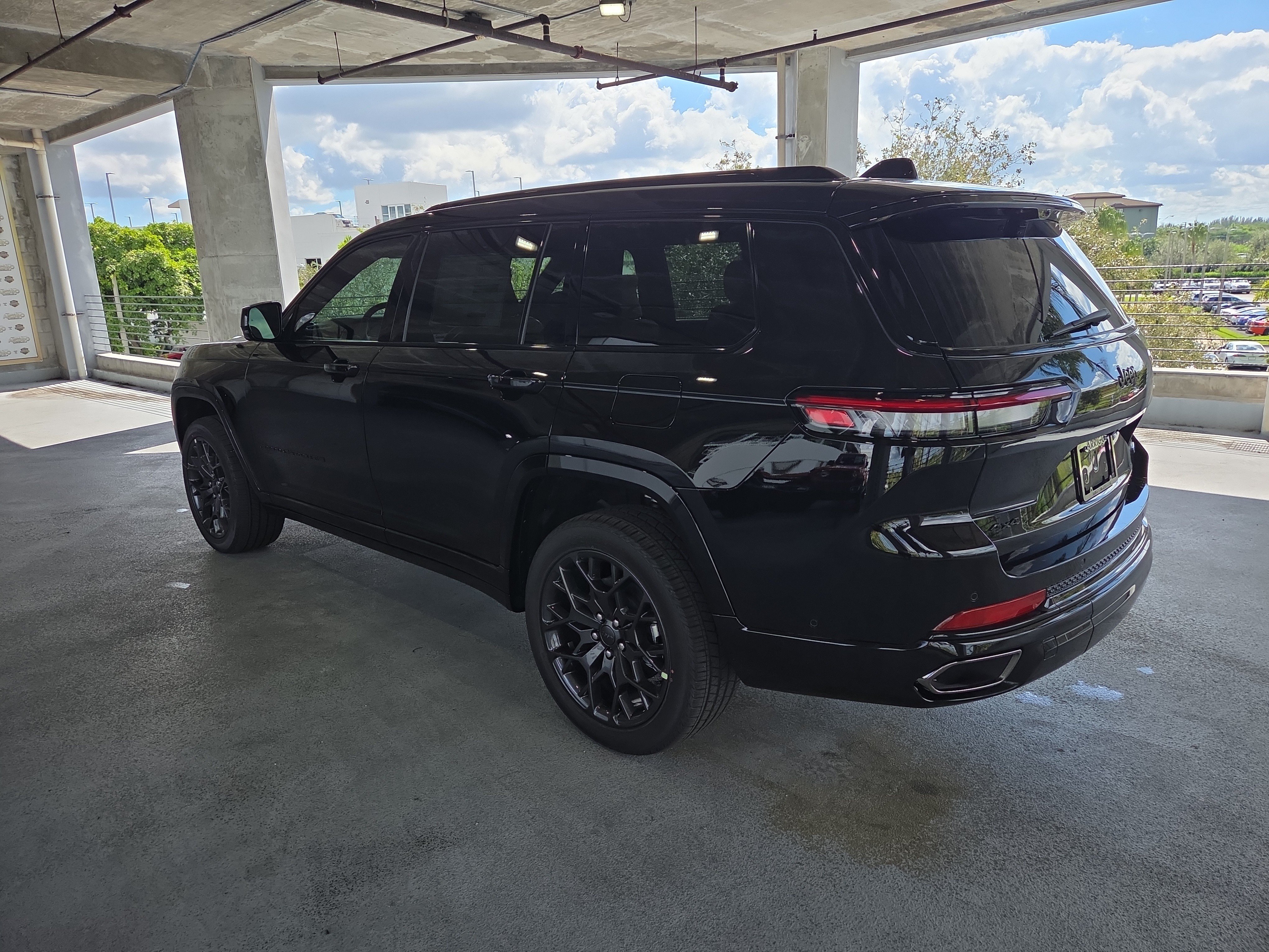 New 2025 Jeep Grand Cherokee L Summit AWD/4WD image 7