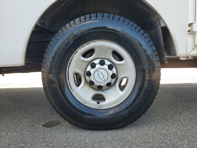 Used 2017 Chevrolet Express 3500 image 11