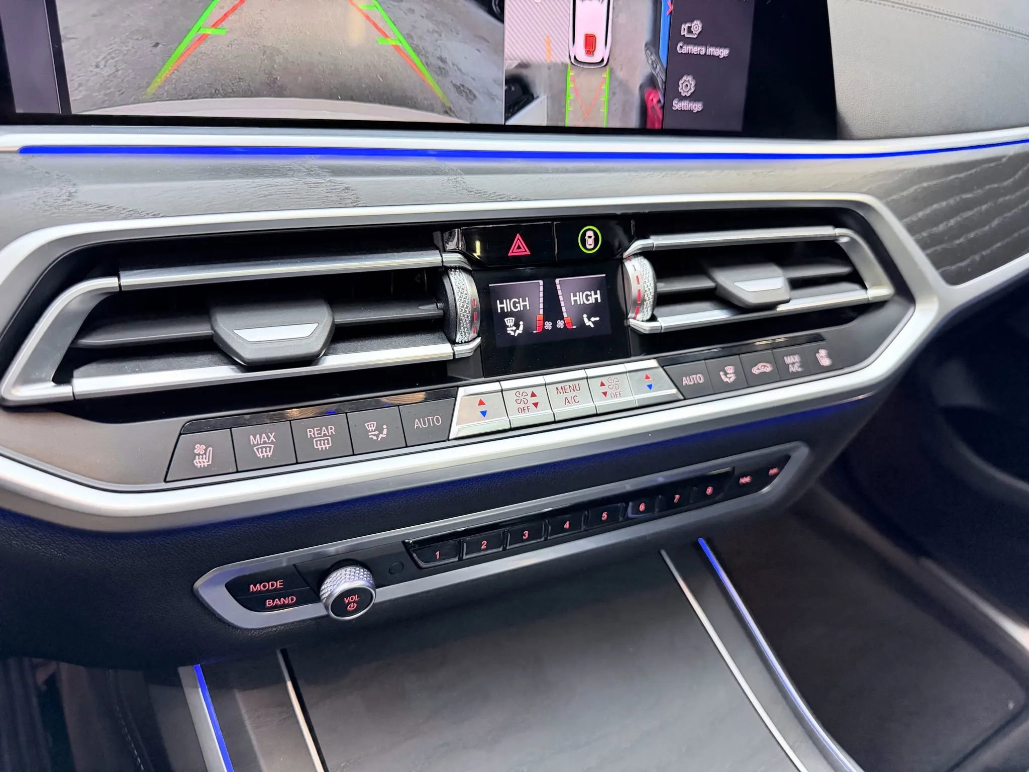 Used 2020 BMW X7 xDrive40i w/ Premium Package image 16