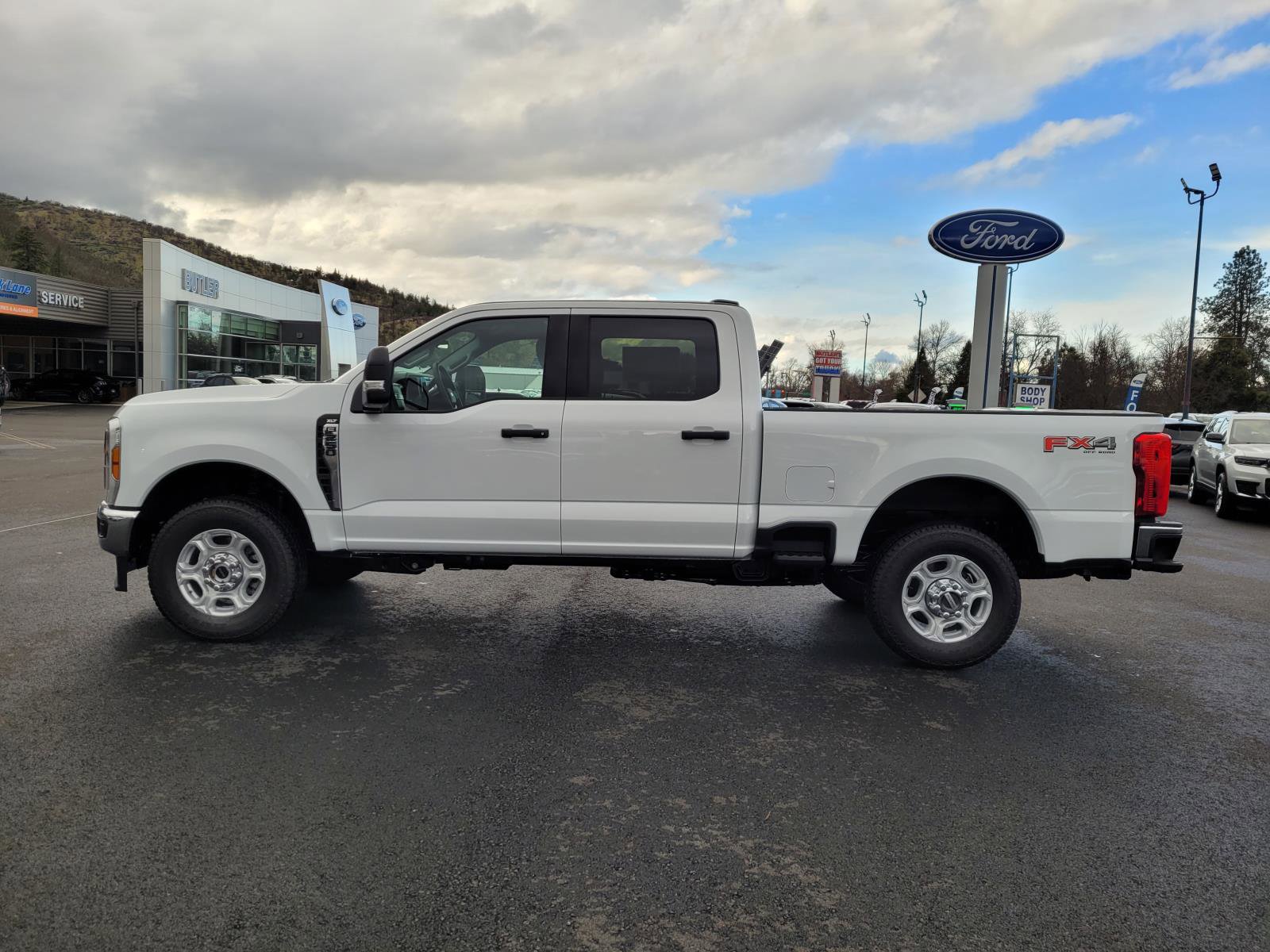 New 2026 Ford F250 XLT w/ FX4 Off-Road Package image 8