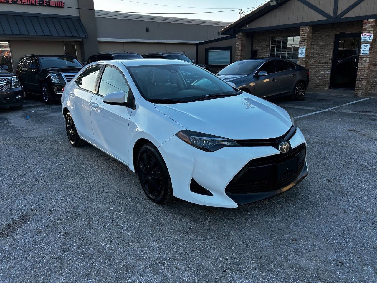 Used 2018 Toyota Corolla LE w/ Carpet Mat Package (TMS) image 3