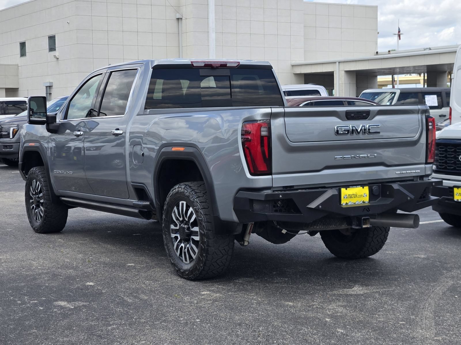 Used 2024 GMC Sierra 2500 Denali Ultimate AWD/4WD image 6
