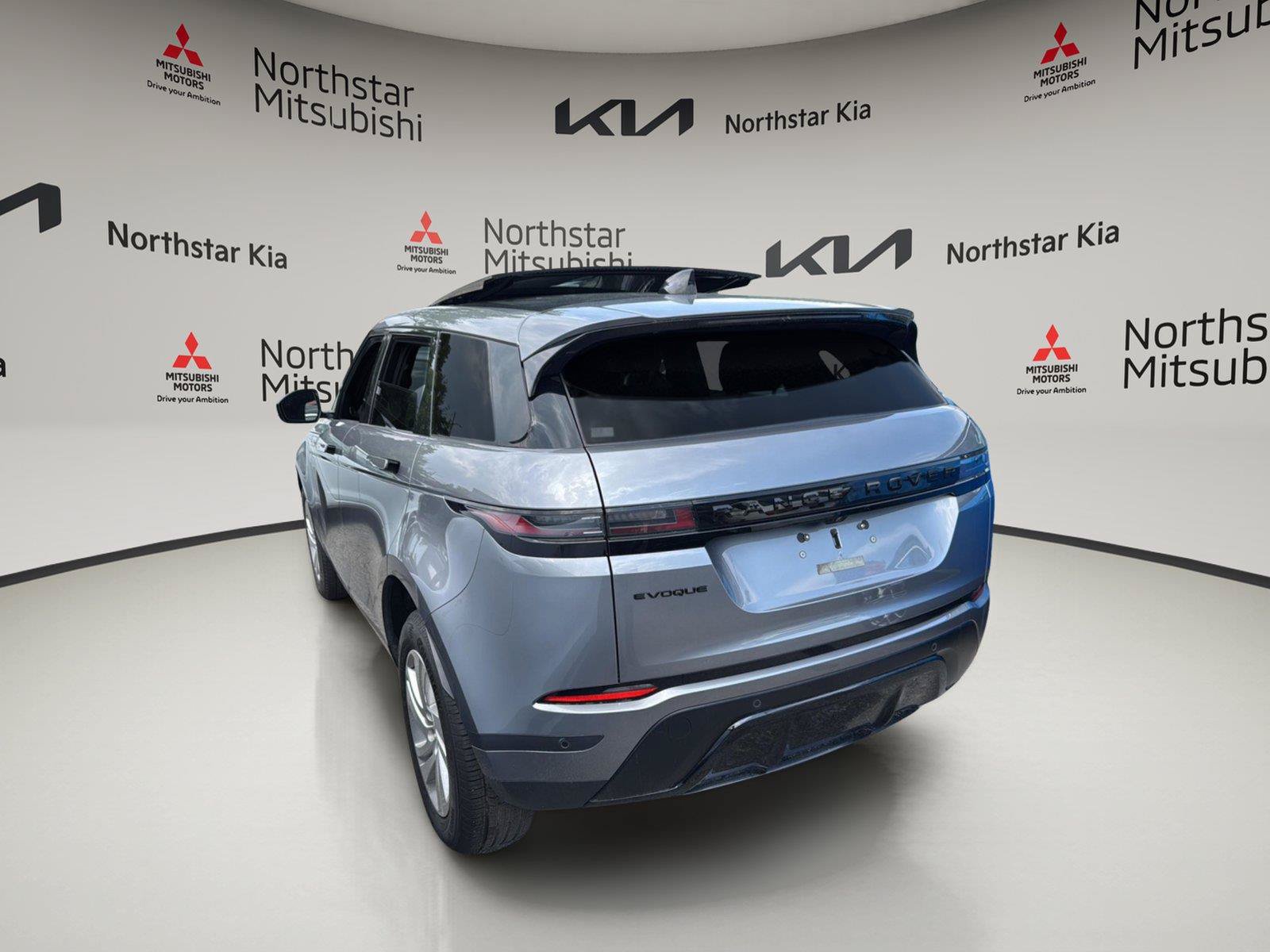 Used 2024 Land Rover Range Rover Evoque S AWD/4WD image 2