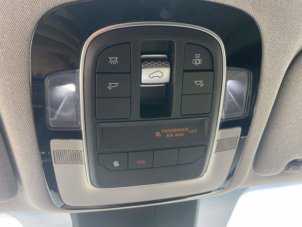 Used 2022 Hyundai Santa Fe Limited image 25