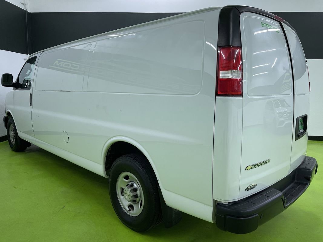 Used 2019 Chevrolet Express 3500 Extended w/ Driver Convenience Package image 7