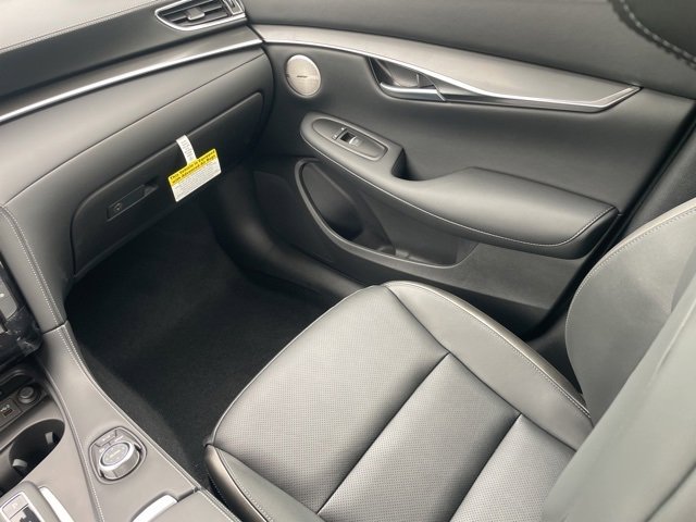 New 2025 INFINITI QX50 Luxe image 12