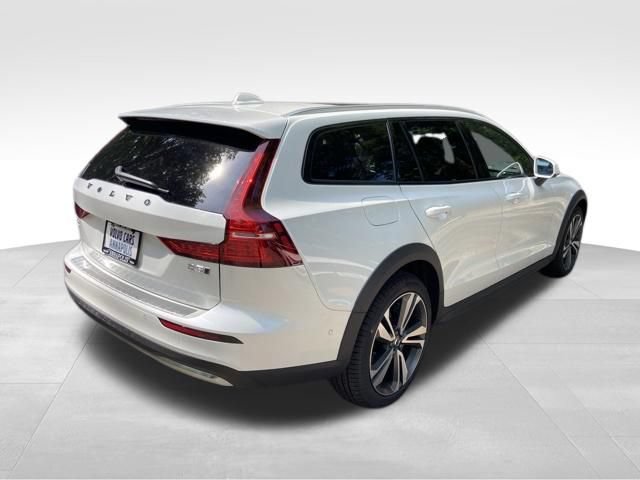 New 2026 Volvo V60 B5 Cross Country Plus w/ Protection Package Premier AWD/4WD image 7