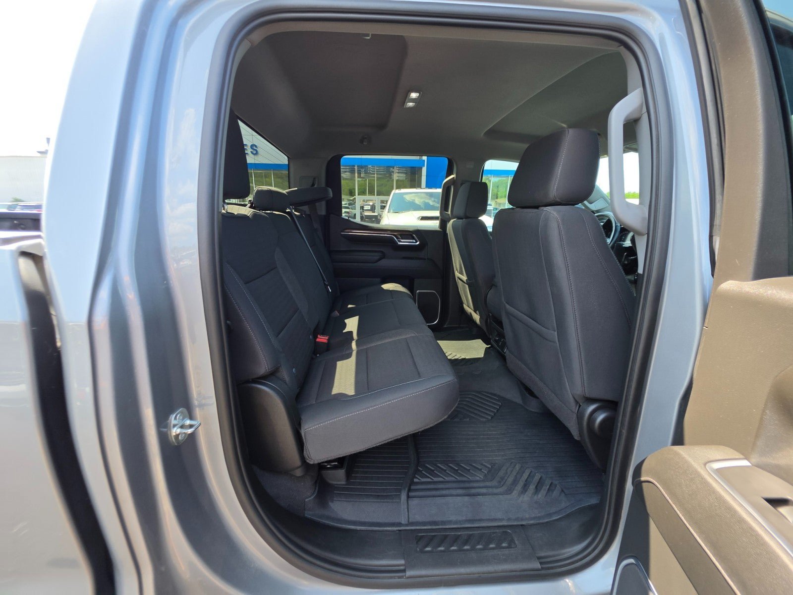 Used 2023 Chevrolet Silverado 1500 LT AWD/4WD image 19