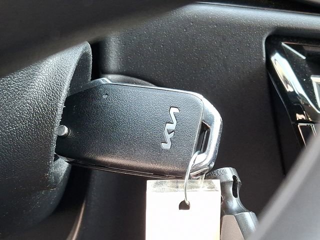 Certified 2023 Kia Niro LX image 24