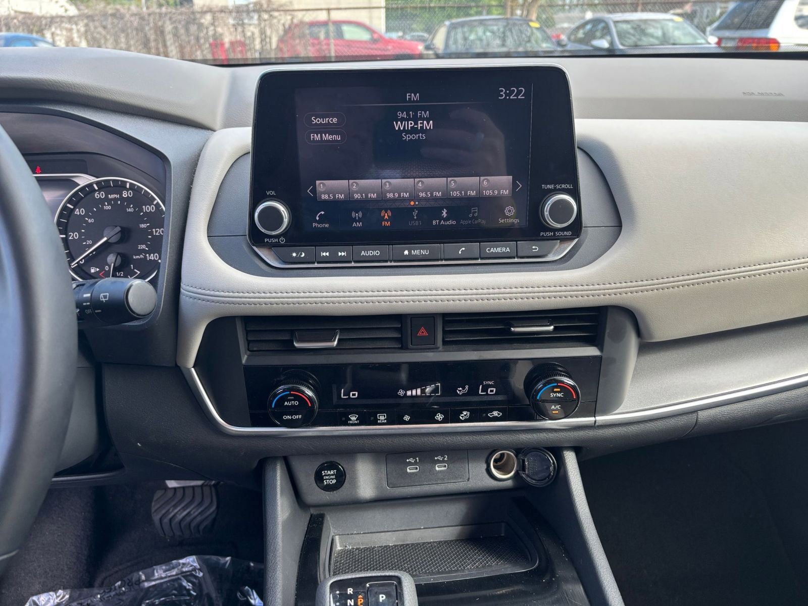 Used 2025 Nissan Rogue SV FWD image 17