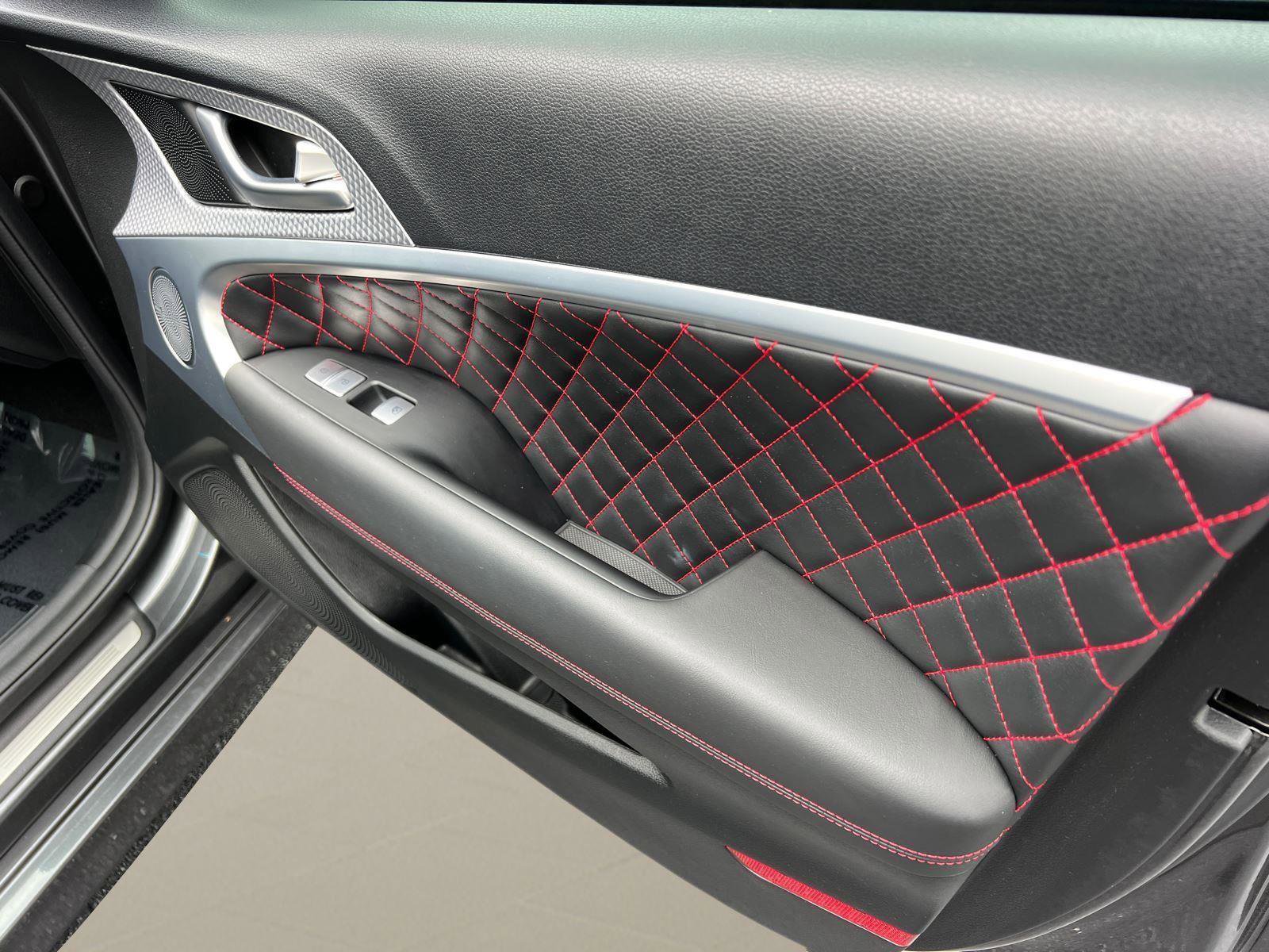 Used 2022 Genesis G70 3.3T image 15