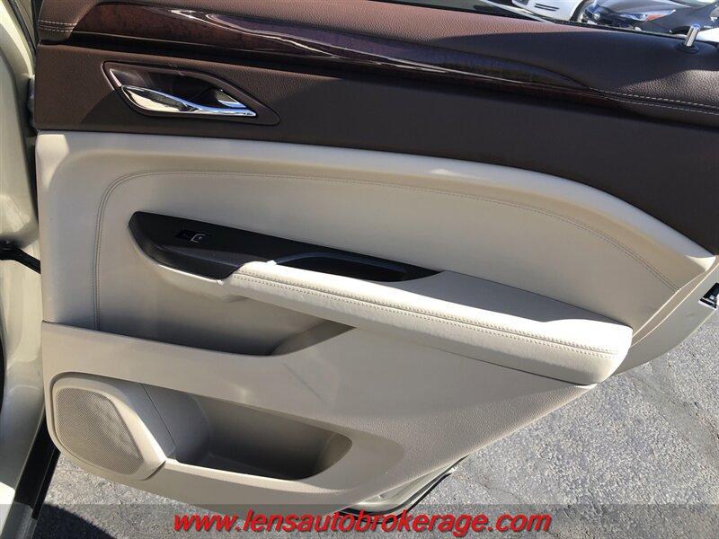 Used 2015 Cadillac SRX Performance w/ Driver Awareness Package FWD image 17