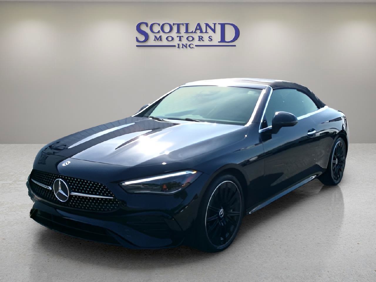 Used 2025 Mercedes-Benz CLE 450 4MATIC Cabriolet w/ Night Package image 2