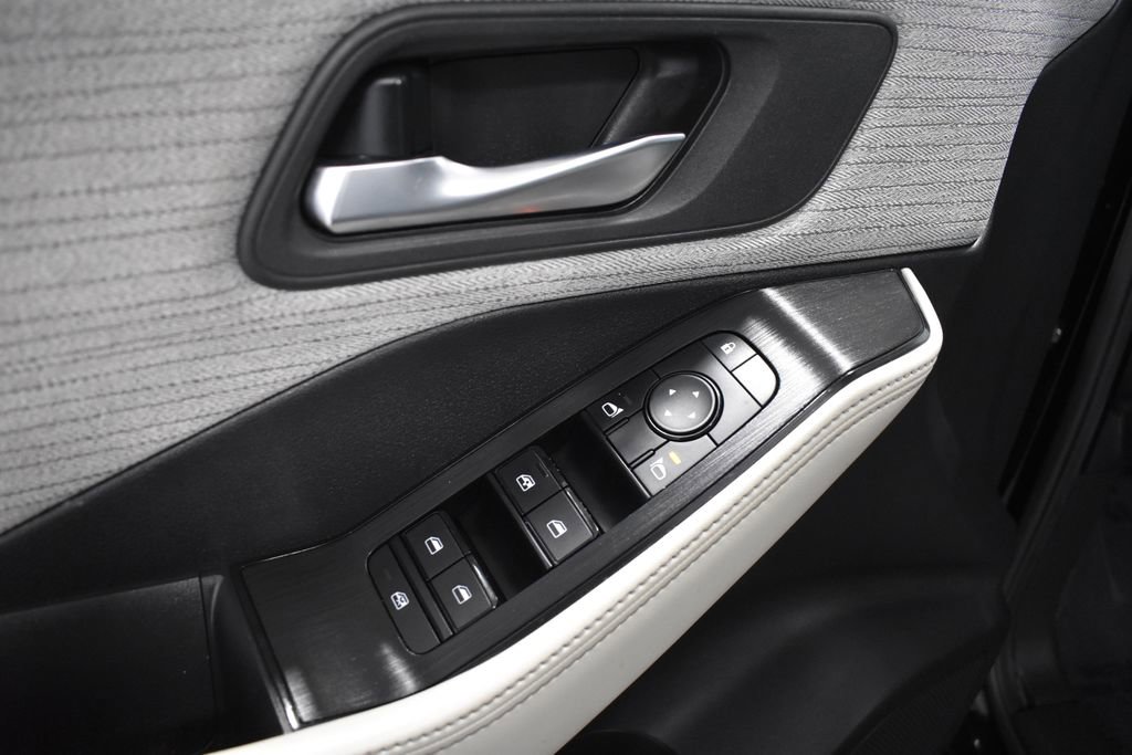 Certified 2023 Nissan Rogue SV image 14