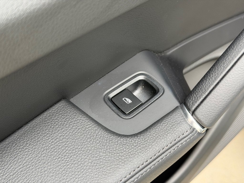 Used 2023 Porsche Cayenne AWD/4WD image 94