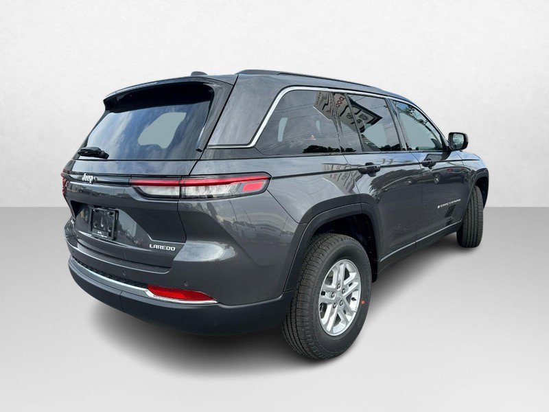 New 2025 Jeep Grand Cherokee Laredo image 3