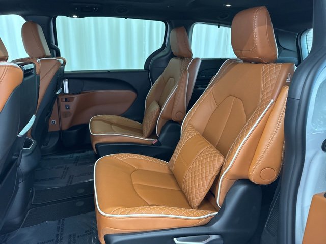 New 2026 Chrysler Pacifica Pinnacle w/ Trailer Tow Group image 37