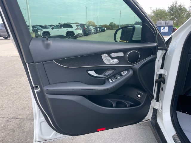 Used 2021 Mercedes-Benz GLC 300 4MATIC image 20