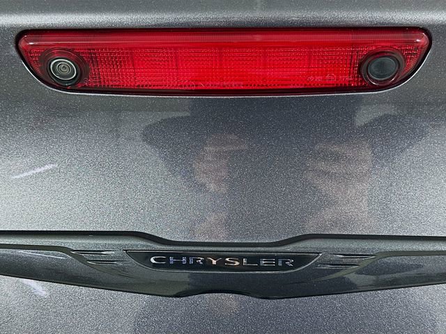 Used 2022 Chrysler 300 Touring w/ Sport Appearance Package image 18