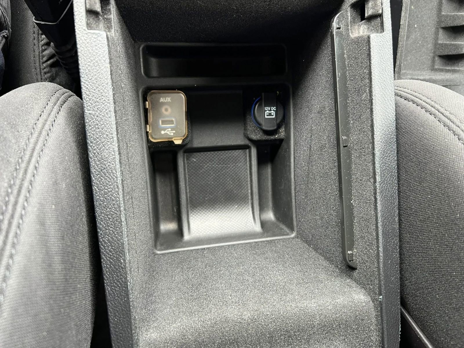 Used 2012 Dodge Charger SE RWD image 27