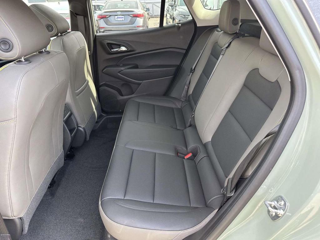 Used 2024 Chevrolet Trax ACTIV w/ Sunroof Package image 19