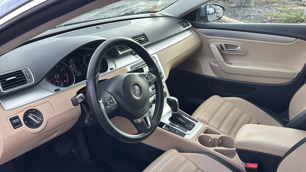 Used 2013 Volkswagen CC Sport image 25