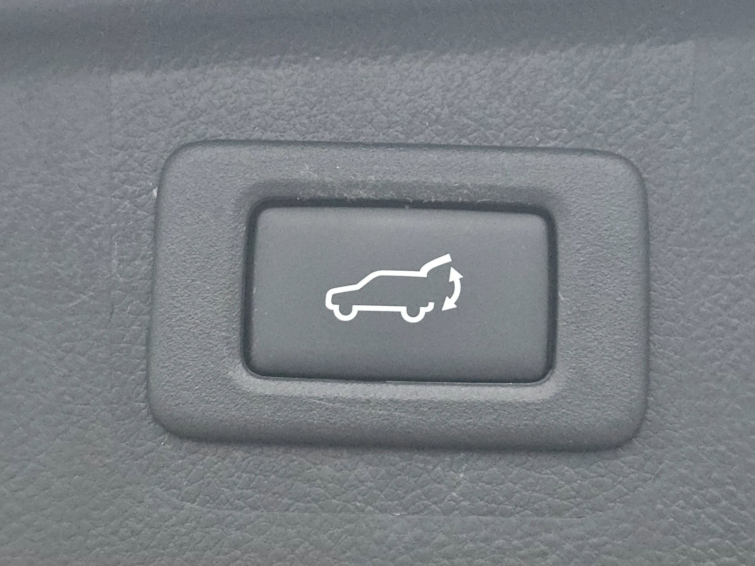 Used 2016 Subaru Outback 3.6R Limited image 16