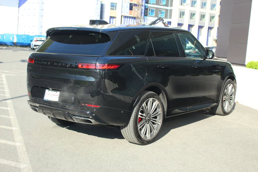 Used 2024 Land Rover Range Rover Sport Dynamic SE image 2