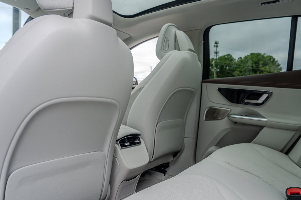 Used 2023 Mercedes-Benz EQE 350+ SUV w/ AMG Line Exterior Package image 20