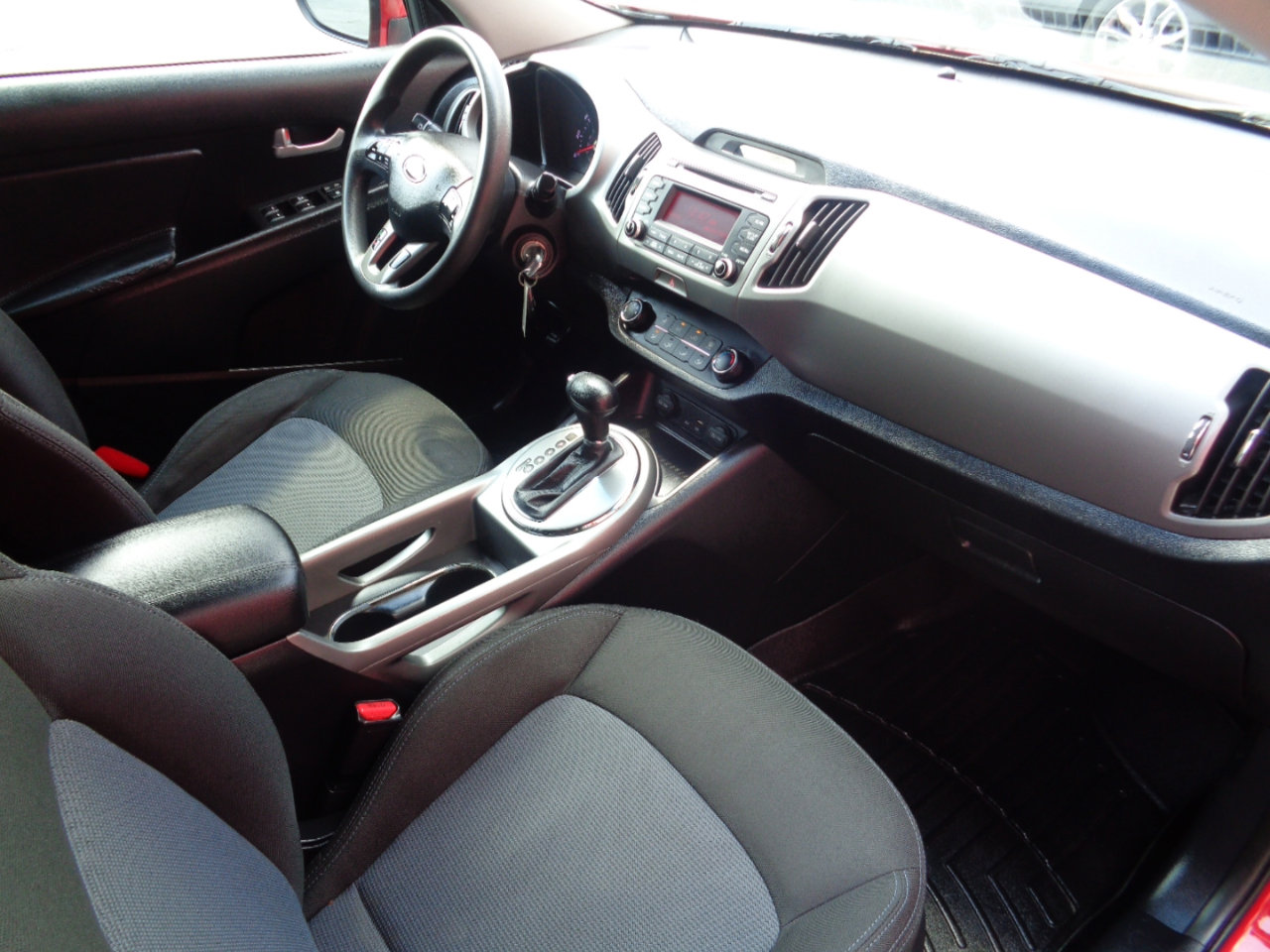 Used 2015 Kia Sportage LX image 12
