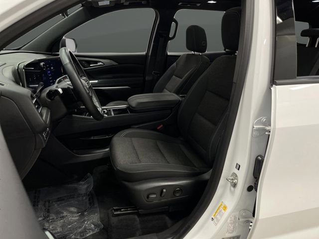 Used 2024 Chevrolet Traverse LT w/ Midnight/Sport Edition image 4