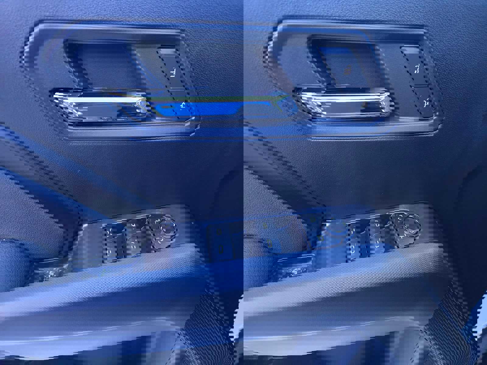 New 2024 Chevrolet Colorado LT w/ LT Convenience Package II image 23