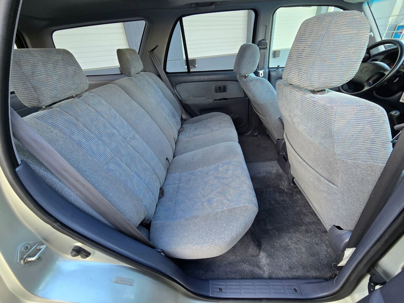 Used 2000 Toyota 4Runner SR5 image 18