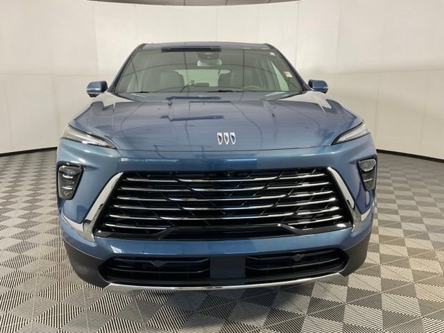 Used 2025 Buick Enclave Preferred image 2