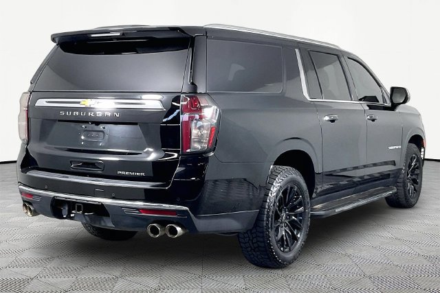 Used 2023 Chevrolet Suburban Premier RWD image 6