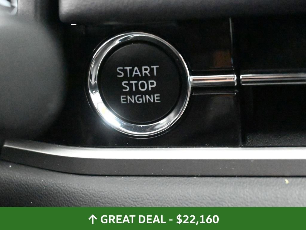 Used 2025 Mitsubishi Outlander ES image 39