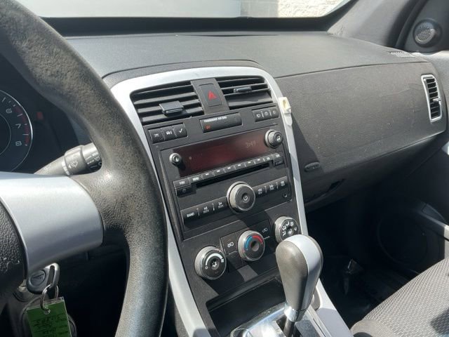 Used 2008 Pontiac Torrent 2WD image 16