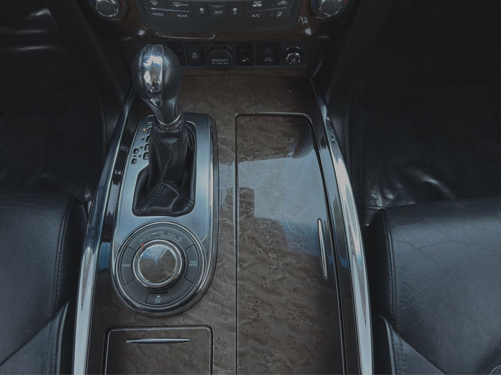 Used 2014 INFINITI QX80 4WD w/ Deluxe Touring Package image 19