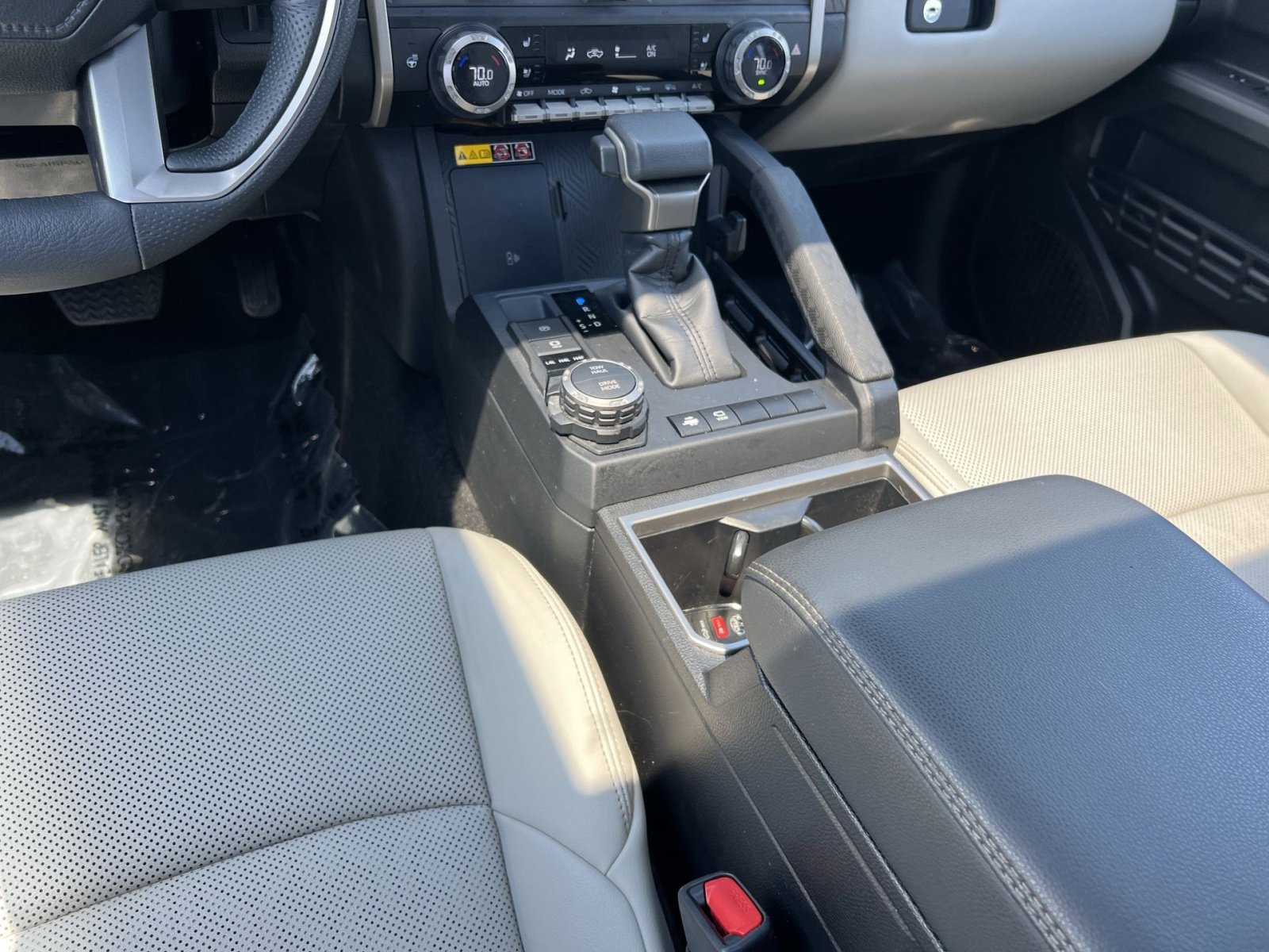 Used 2025 Toyota Tacoma Limited AWD/4WD image 22
