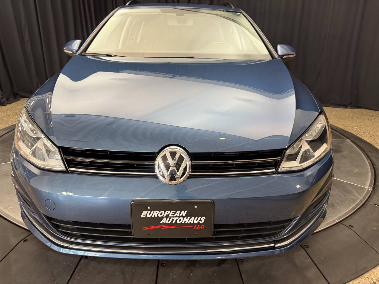Used 2017 Volkswagen Golf SEL FWD image 14