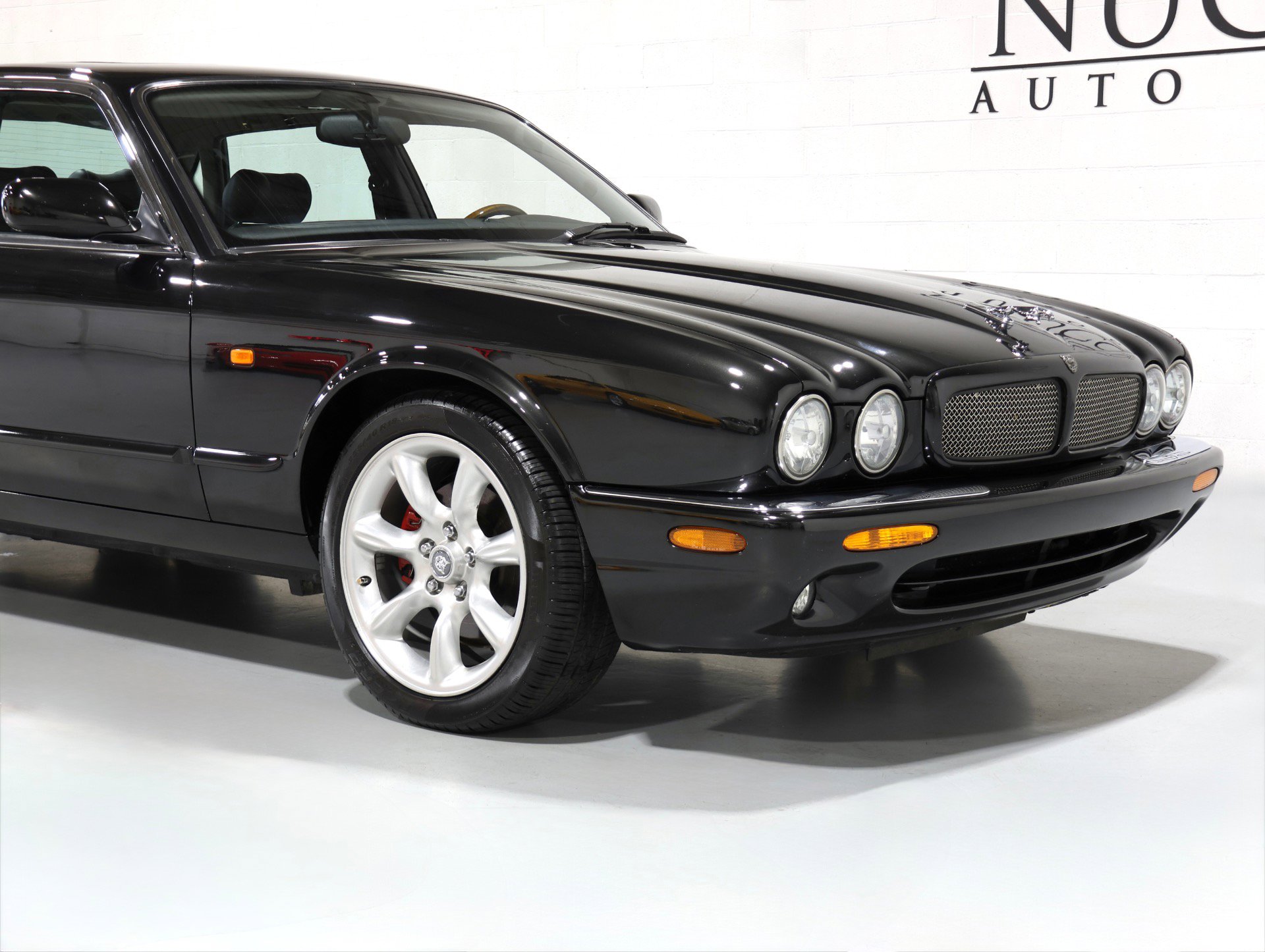 Used 1998 Jaguar XJ8 RWD image 41