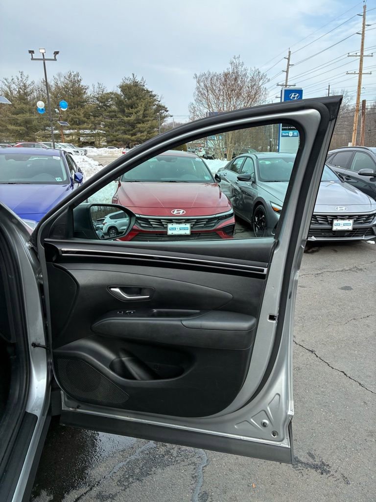 Used 2023 Hyundai Tucson SE image 44